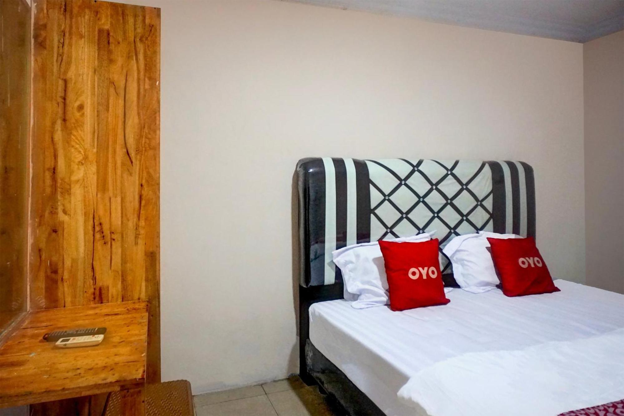 Hotel O Medan City Center Near Plaza Medan Fair Esterno foto
