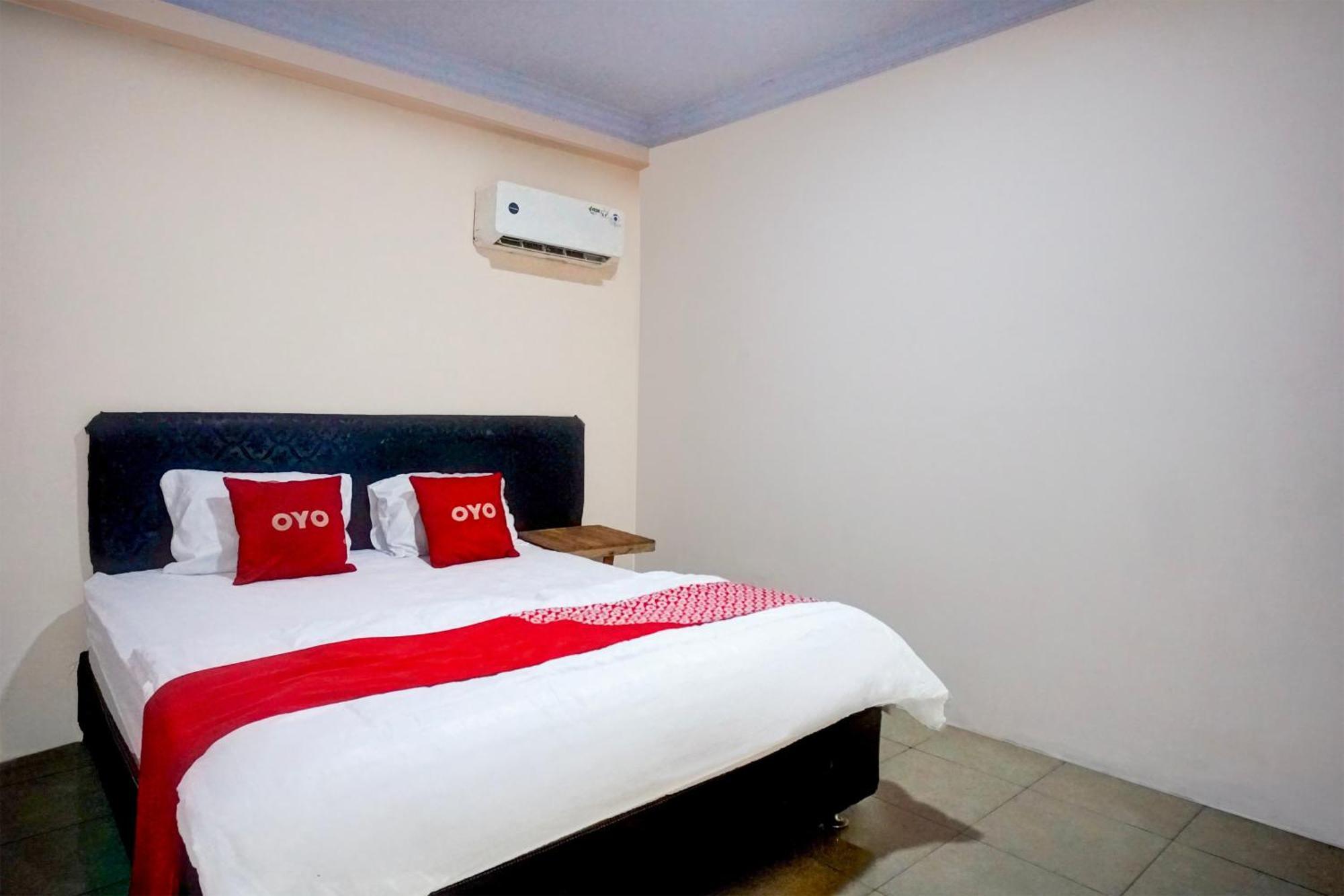 Hotel O Medan City Center Near Plaza Medan Fair Esterno foto